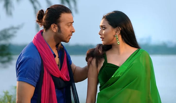 শাকিবের সঙ্গে সিনেমার অফার ভুয়া মনে হয়েছিল ইধিকার